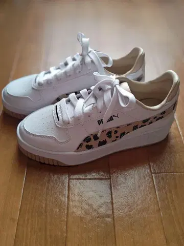새상품 PUMA 화이트 레오파드 스니커즈