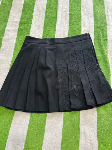 새상품급 UTAA 스커트 M