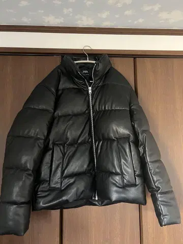 ZARA 인조 가죽 퍼프 자켓