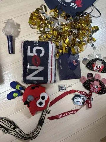 Nissy 아이템 세트 (응원봉, 폼폼 포함)