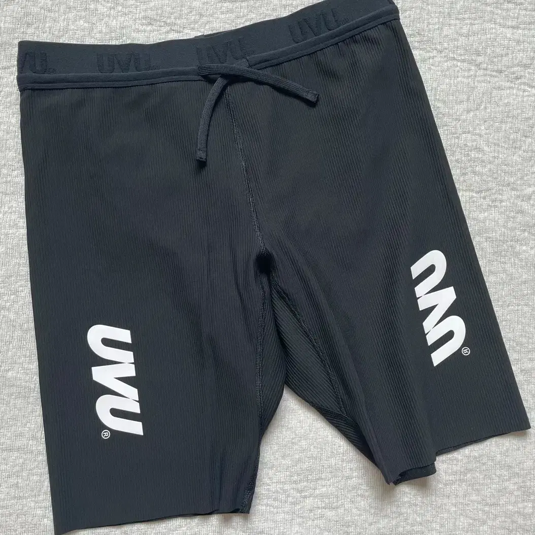 UVU HALF TIGHT 2.0 - M size for sale! #uvu,#uvu타이즈,#러닝,#러닝