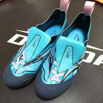 BOTTER x Reebok 블루 스니커즈