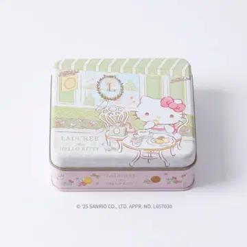 LADUREE 헬로키티 콜라보 사브레 캔
