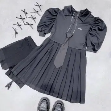 lillilly 릴릴리 블랙 플리츠 폴로 원피스