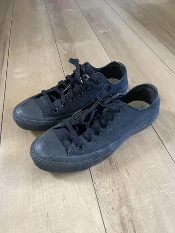 CONVERSE 블랙 로우컷 스니커즈 25cm
