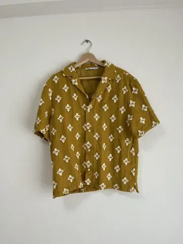 ZARA 머스타드 꽃무늬 반팔 셔츠 M