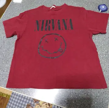 NIRVANA 빨간색 T셔츠 150