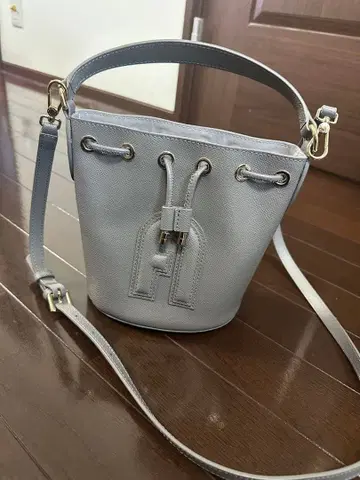 FURLA 그레이 버킷 백
