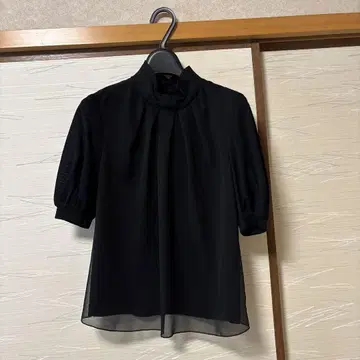 마담 조콘다 블랙 반팔 니트 40