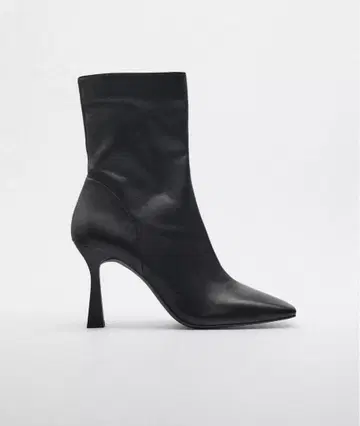 ZARA 가죽 힐 앵클부츠