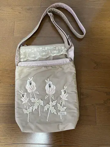 아키아카네 꽃 자수 숄더백 사에라