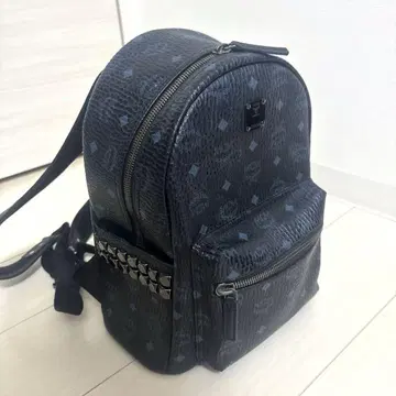 MCM 스타크 사이드 스터드 백팩 블랙블루