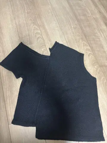블랙의 비대칭 상의