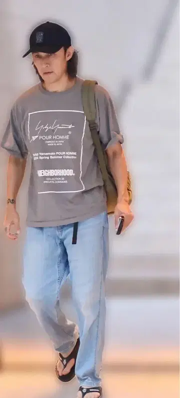 이나바 코시 착용 캡 모자