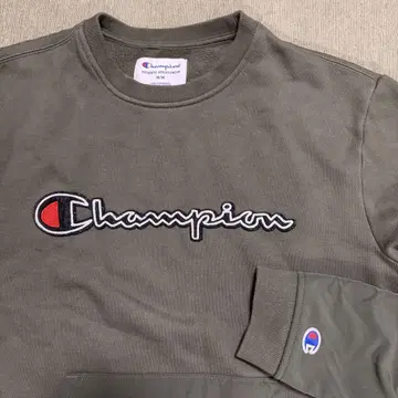Champion 카키 맨투맨