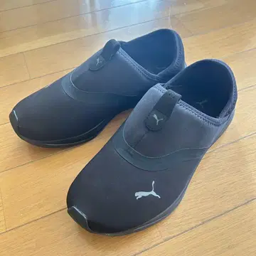 PUMA 블랙 스니커즈 소프트핏