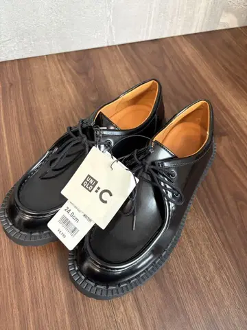[ 새상품 ] UNIQLO:C 2025 블랙 레이스업 슈즈 24.0cm