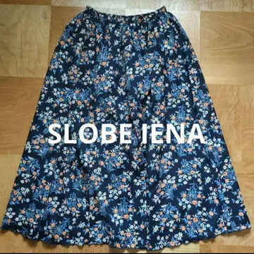 [ 새상품급 ] SLOBE IENA 네이비 꽃무늬 빅 플레어 롱 스커트