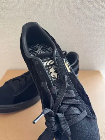 PUMA Suede 블랙 스니커즈