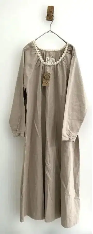 마슈카슈 베이지 뜨개질 디자인 롱 원피스 린넨 100% 프리