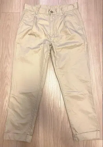 BEAMS PLUS 1 플리츠 80/3 Twill 치노 팬츠