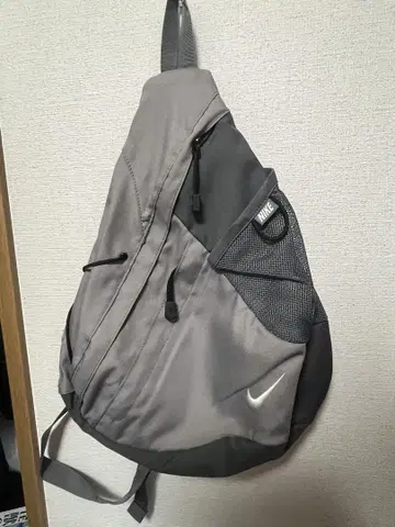 Nike 그레이 슬링백 원 숄더백 Y2K
