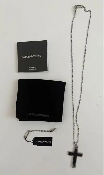 EMPORIO ARMANI 엠포리오 아르마니 크로스 목걸이