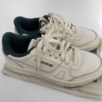 Reebok 스니커즈 화이트/그린 SLOBE IENA