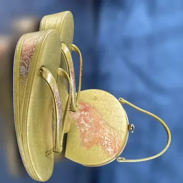 골드 컬러 꽃무늬 일본 의류용 백과 일본 나막신 세트