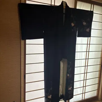 블랙 플라워 무늬 자수 겉옷