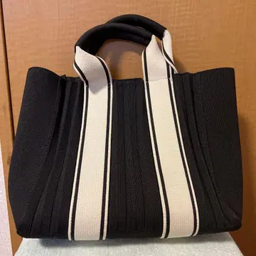 ZARA 블랙 x 화이트 스트레치 소재 바이컬러 토트백