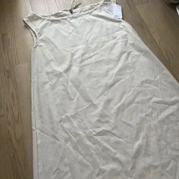 슬리브리스 원피스 M 사이즈 크림