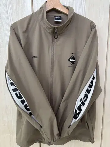 F.C.R.B VENTILATION LOGO JACKET M
