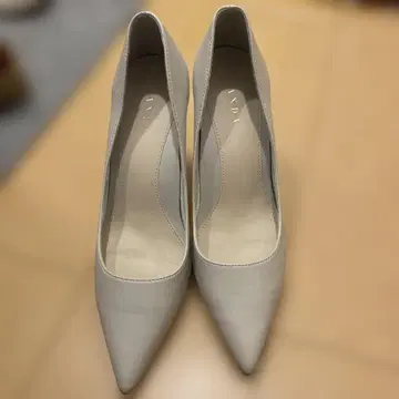 RANDA 탁한 화이트 펌프스 24.5cm