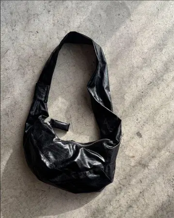 JISTORY CRESCENT SHOURDER BAG