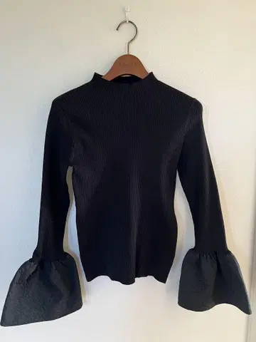 UNITED ARROWS 자카드 콤비 플레어 슬리브 니트