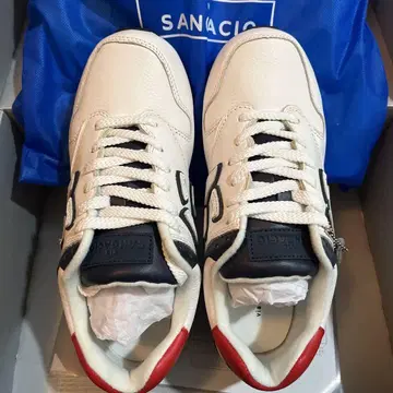 SANGACIO 화이트 네이비 스니커즈
