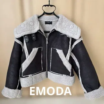 EMODA 숏 기장 무스탕 코트 F 사이즈