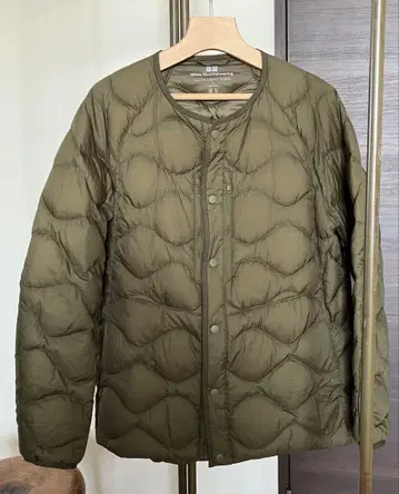 UNIQLO 화이트 마운티니어링 울트라 라이트 다운 S