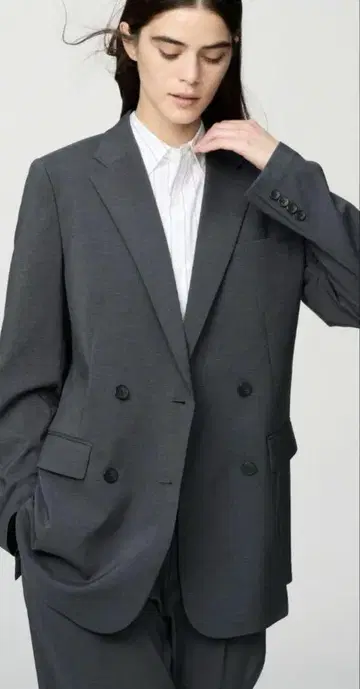 유니클로 감동 더블 자켓 릴랙스 핏 L 사이즈