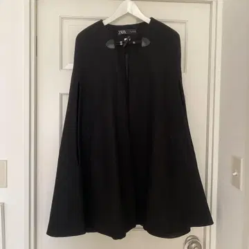 ZARA 블랙 케이프