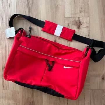 올드 나이키 숄더백 메신저 백 y2k 테크 소재