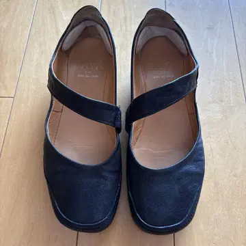 사야 SAYA 가죽 스트랩 신발 22.5cm 블랙