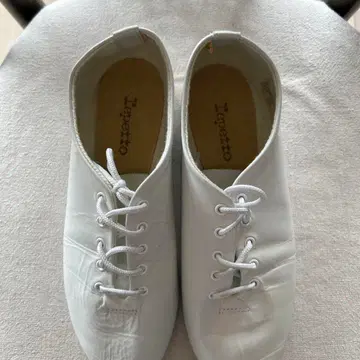 Repetto 화이트 가죽 로퍼