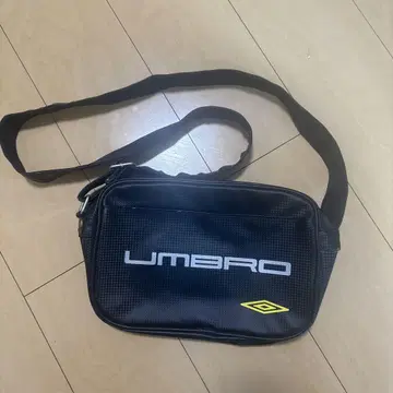 UMBRO 블랙 숄더백
