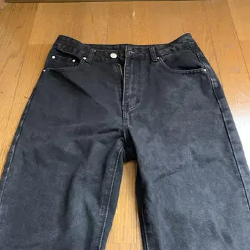 블랙 데님 팬츠 스트레이트 스타일