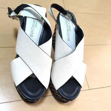 야마다야 화이트 크로스 스트랩 웨지힐 샌들