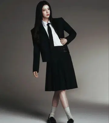 무신사 스탠다드 Buckle skirt