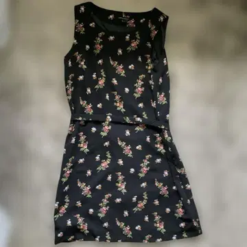 LAURA ASHLEY 꽃무늬 슬리브리스 원피스 사이즈 5