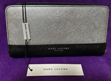 [ 미사용 새상품 ] MARC JACOBS 실버 & 블랙 장지갑